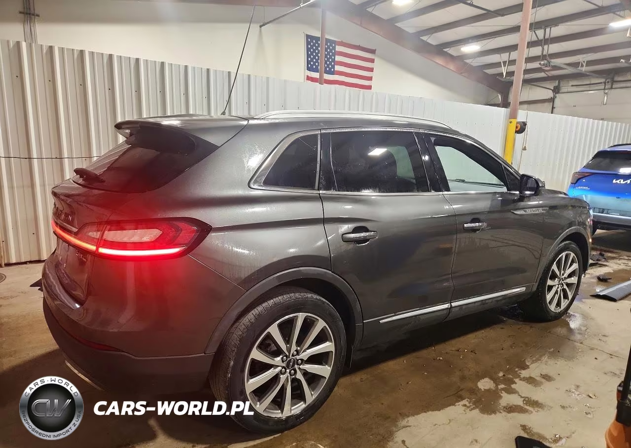 2019 Lincoln Nautilus Select VIN:2LMPJ8K97KBL24165 - 3