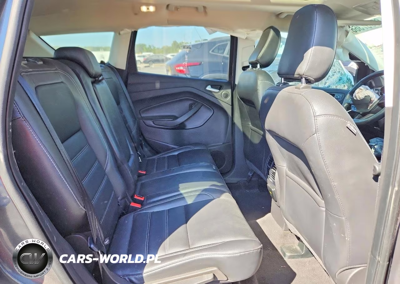 2019 Ford Escape Titanium VIN:1FMCU0J94KUB58475 - 11