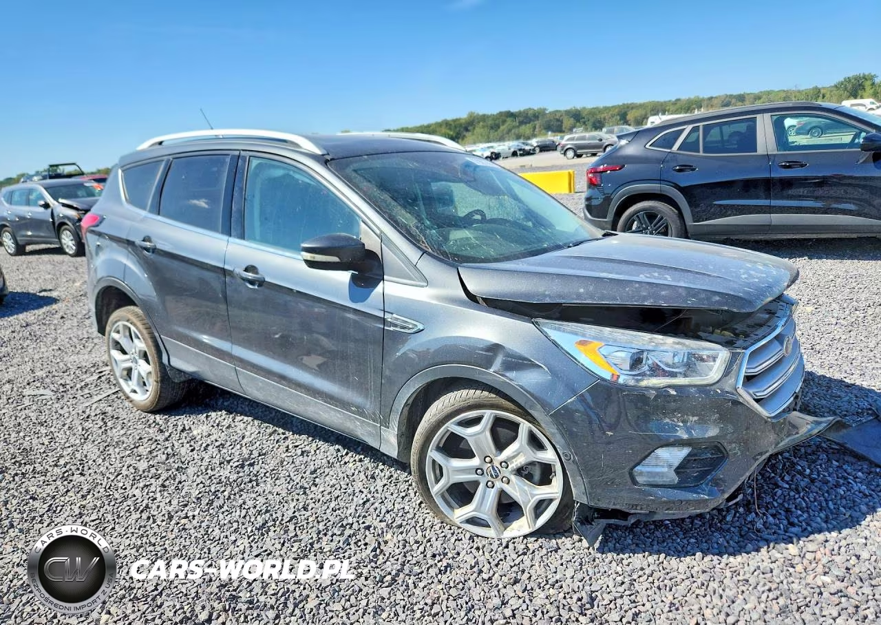 2019 Ford Escape Titanium VIN:1FMCU0J94KUB58475 - 4