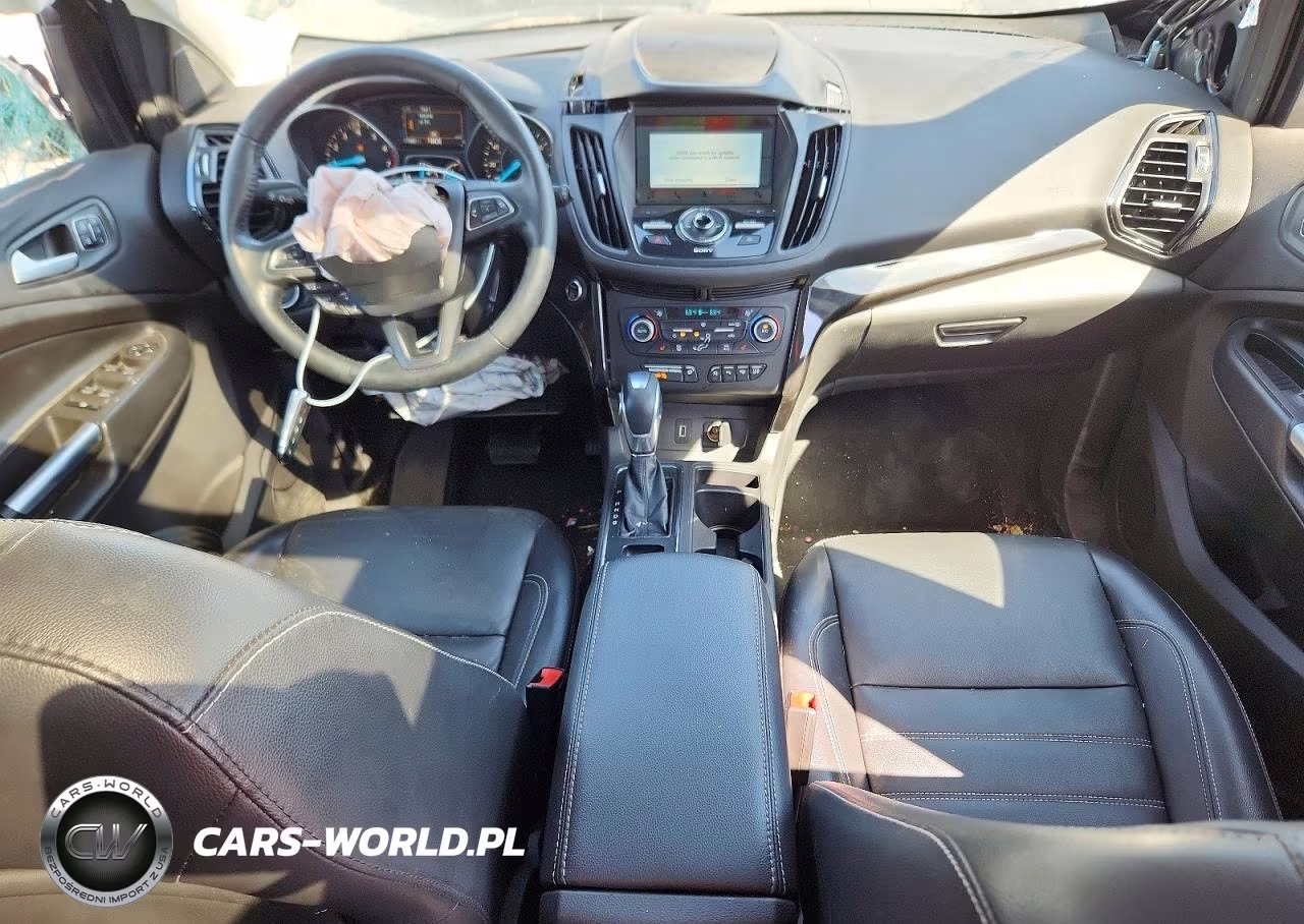 2019 Ford Escape Titanium VIN:1FMCU0J94KUB58475 - 8