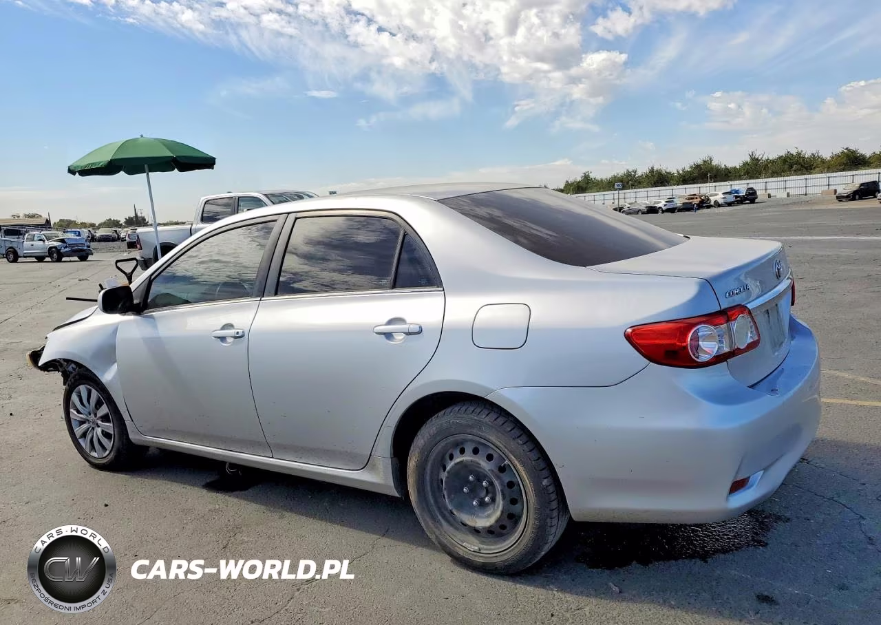 2013 Toyota Corolla Le VIN:2T1BU4EE9DC944206 - 2