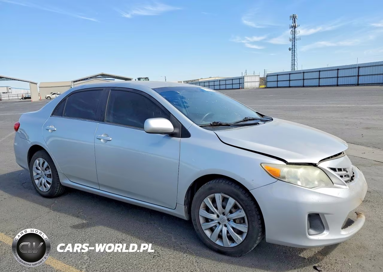 2013 Toyota Corolla Le VIN:2T1BU4EE9DC944206 - 4