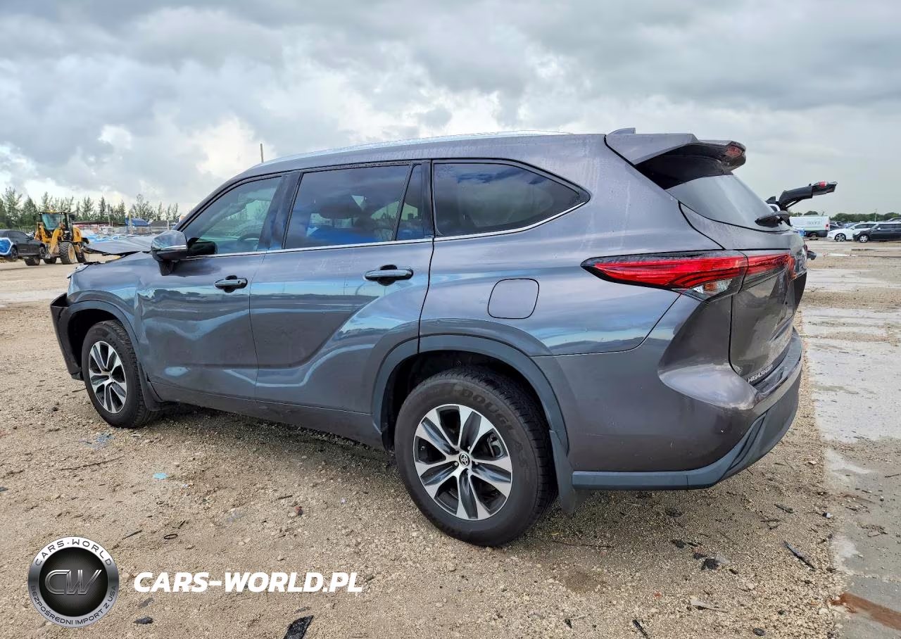 2021 Toyota Highlander Xle VIN:5TDHZRBHXMS114994 - 2