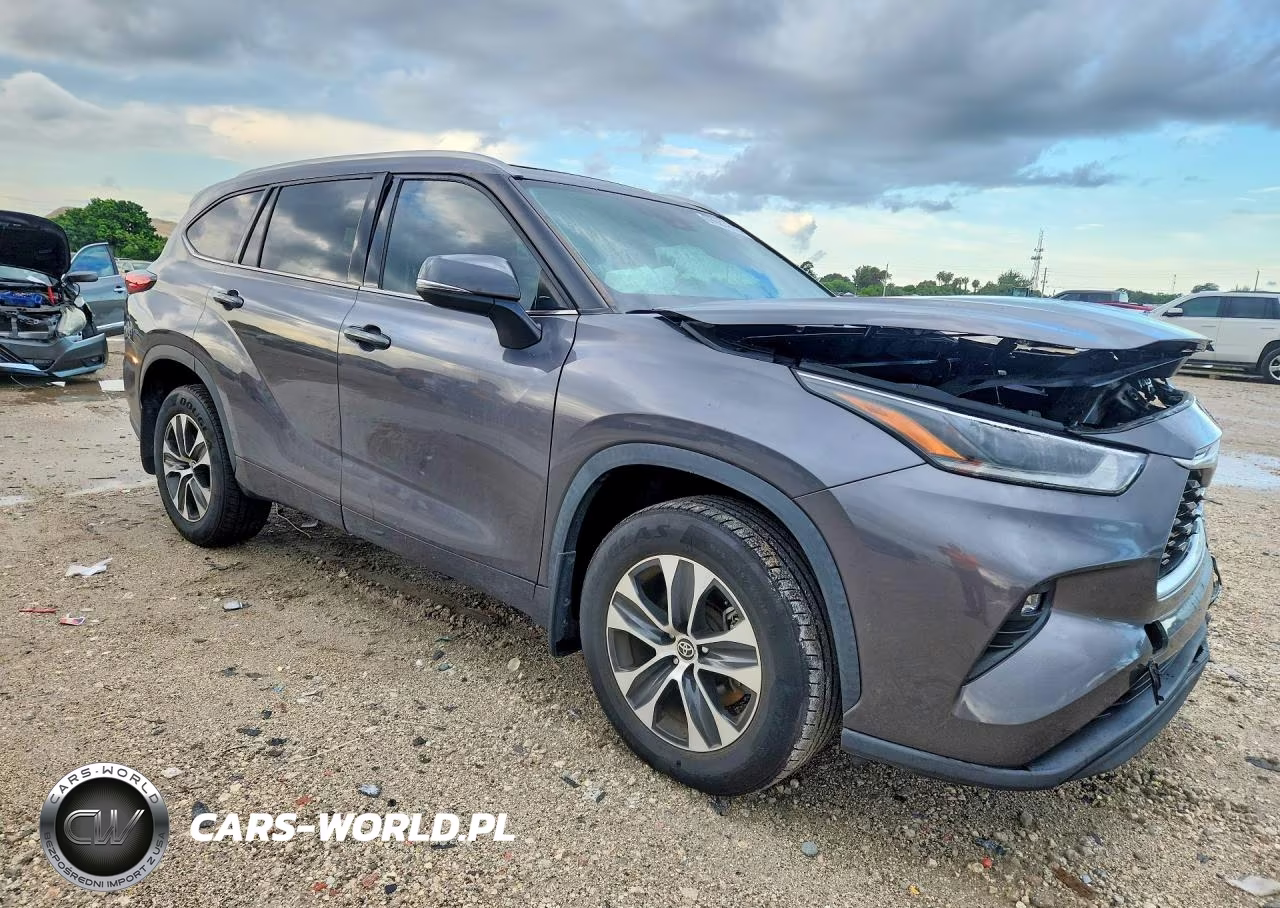 2021 Toyota Highlander Xle VIN:5TDHZRBHXMS114994 - 4
