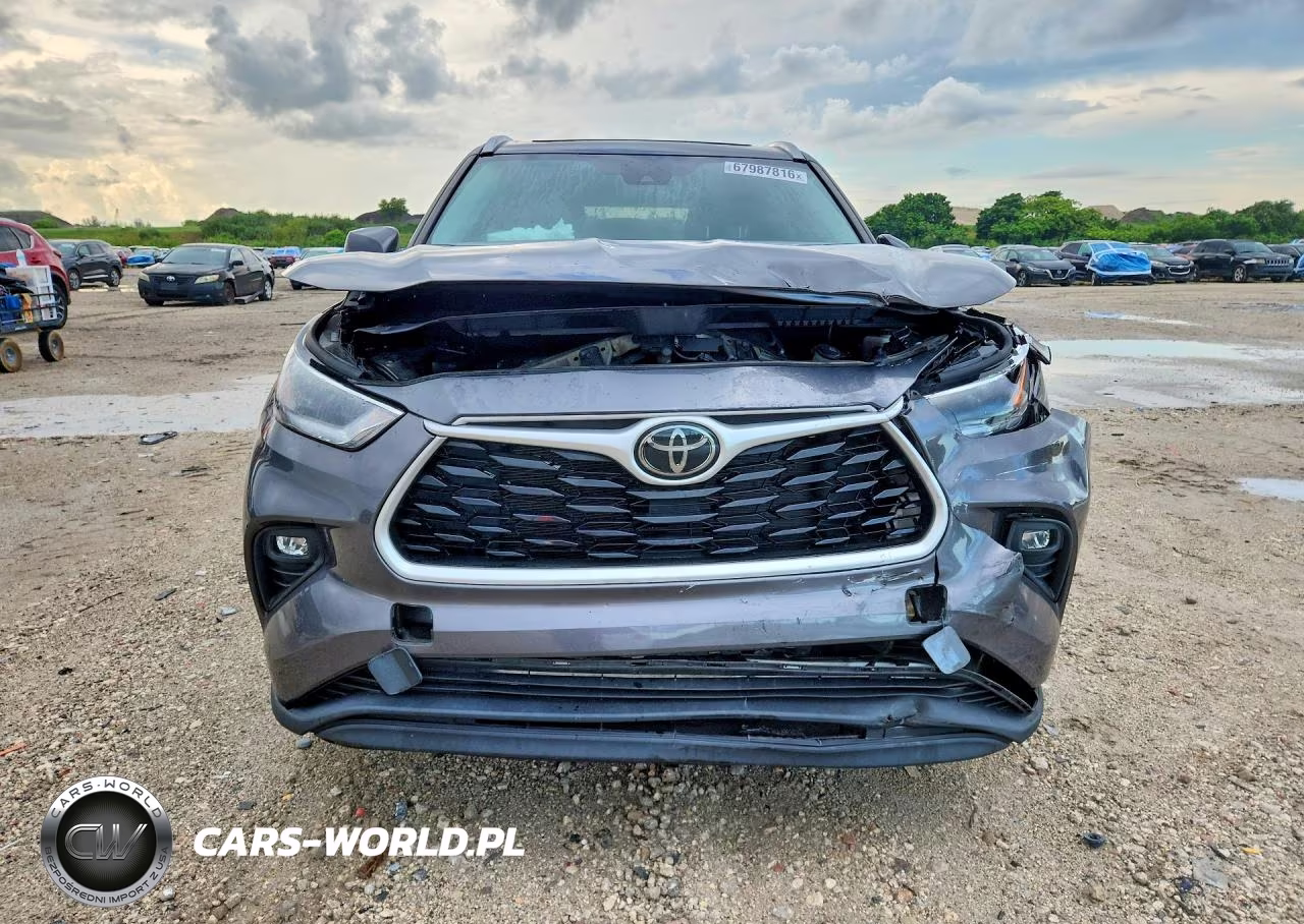 2021 Toyota Highlander Xle VIN:5TDHZRBHXMS114994 - 5