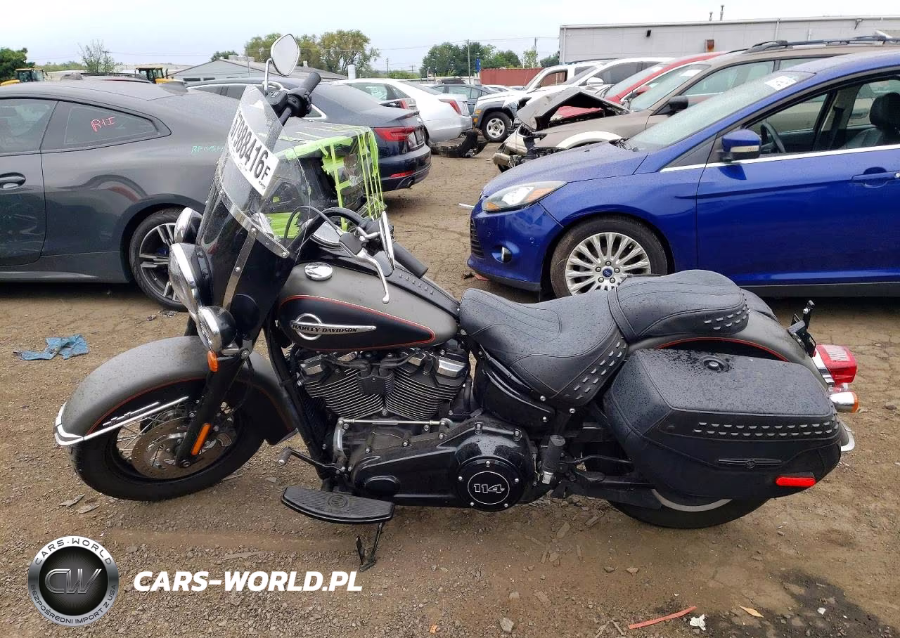 2018 Harley-Davidson Flhcs Heritage Classic 114 VIN:1HD1YBK16JC060894 - 3