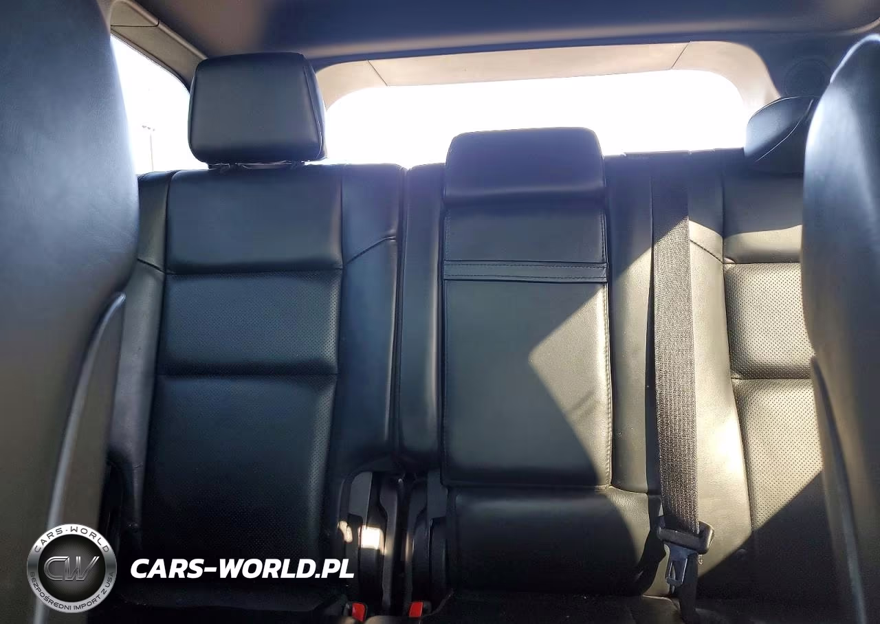 2018 Jeep Grand Cherokee Overland VIN:1C4RJECG7JC327277 - 10