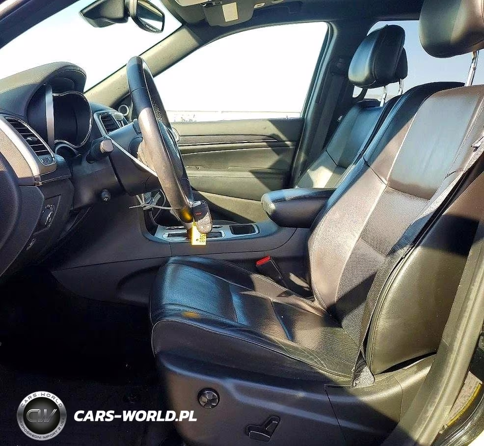 2018 Jeep Grand Cherokee Overland VIN:1C4RJECG7JC327277 - 7