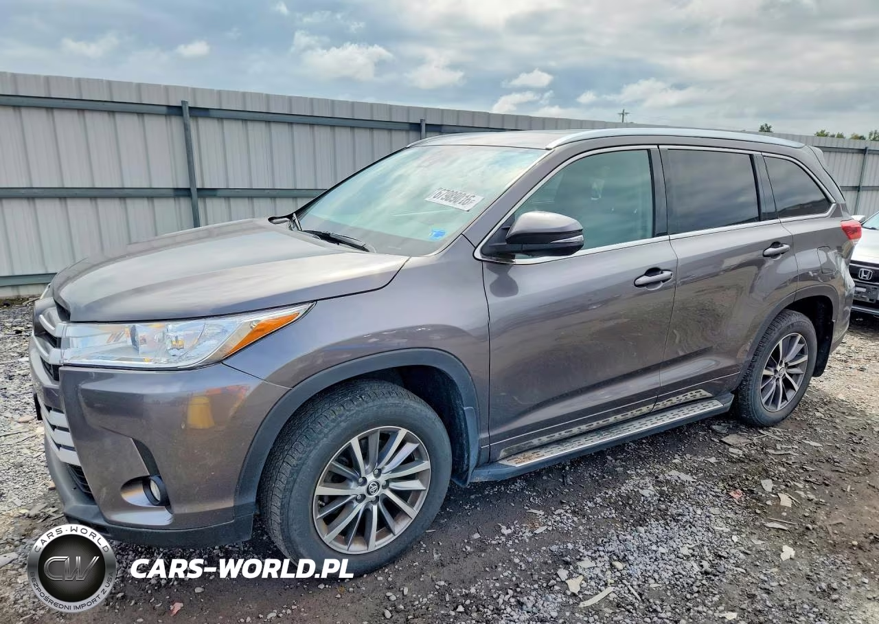 2018 Toyota Highlander Xle VIN:5TDJZRFH8JS817954 - 1