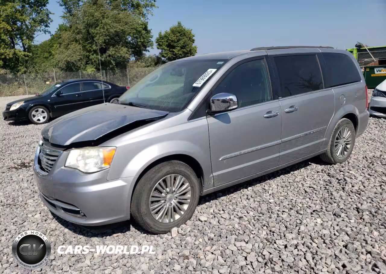 2014 Chrysler Town & Country Touring L