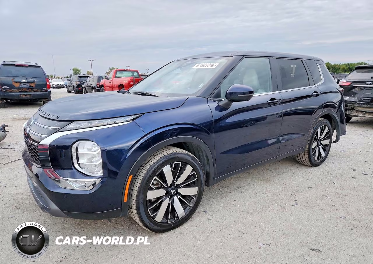 2025 Mitsubishi Outlander Se