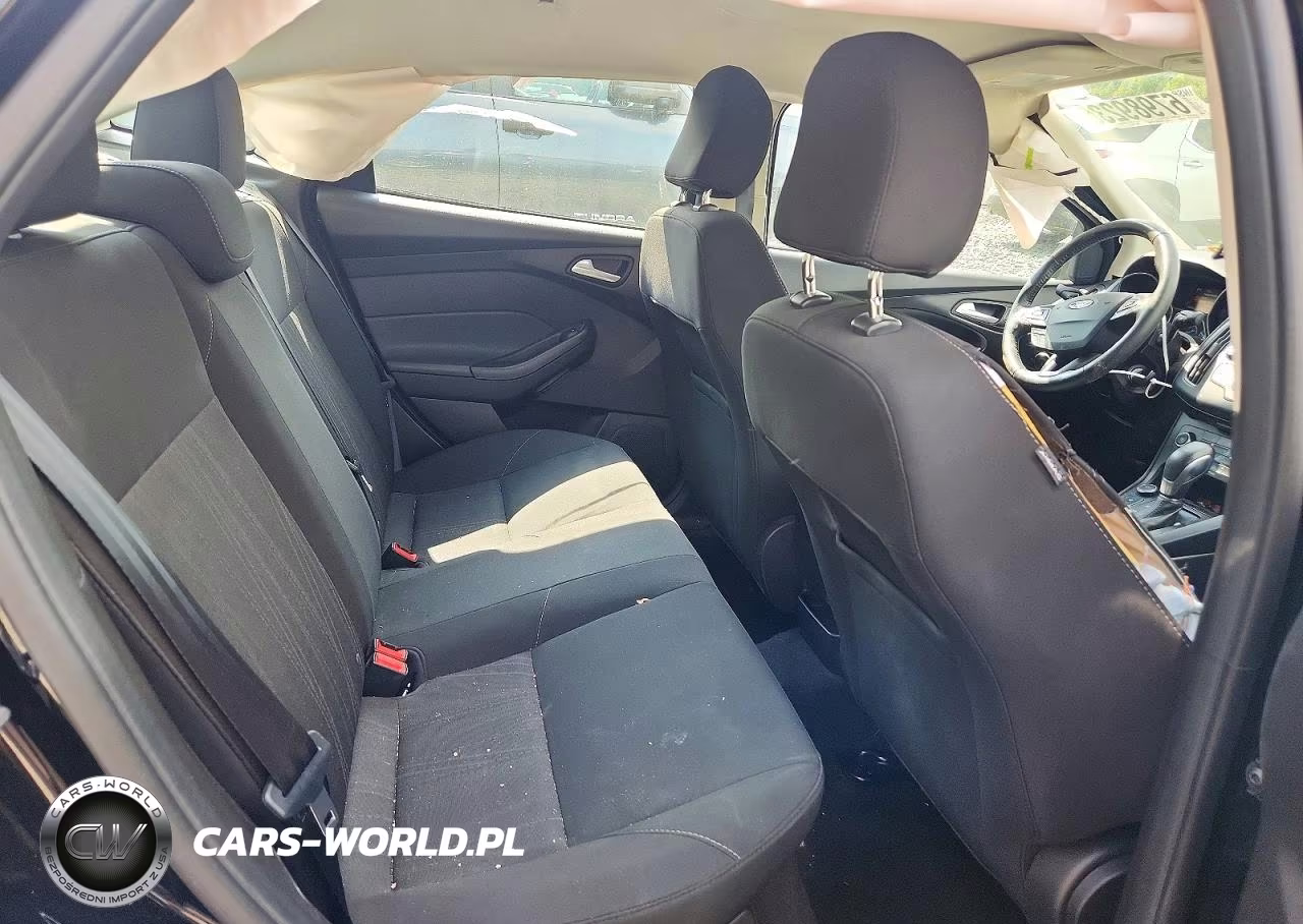 2017 Ford Focus Se VIN:1FADP3F2XHL348041 - 10