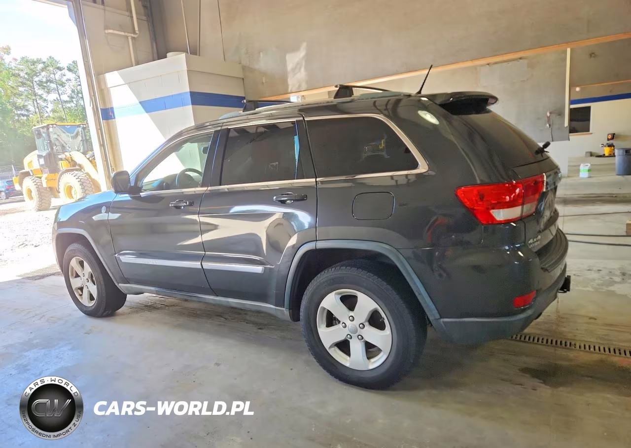 2011 Jeep Grand Cherokee Laredo VIN:1J4RR4GT9BC643138 - 2
