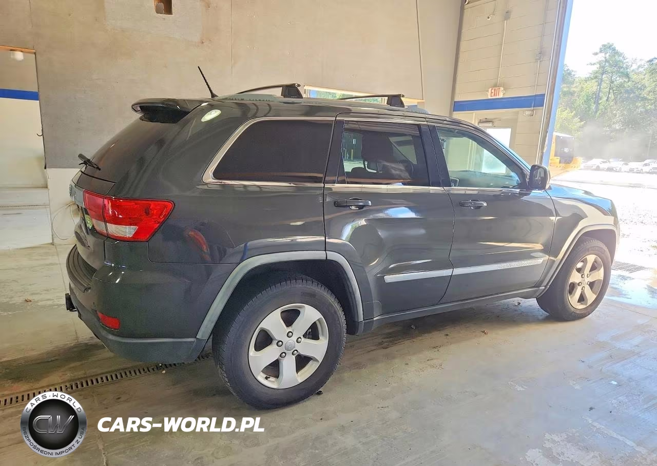 2011 Jeep Grand Cherokee Laredo VIN:1J4RR4GT9BC643138 - 3