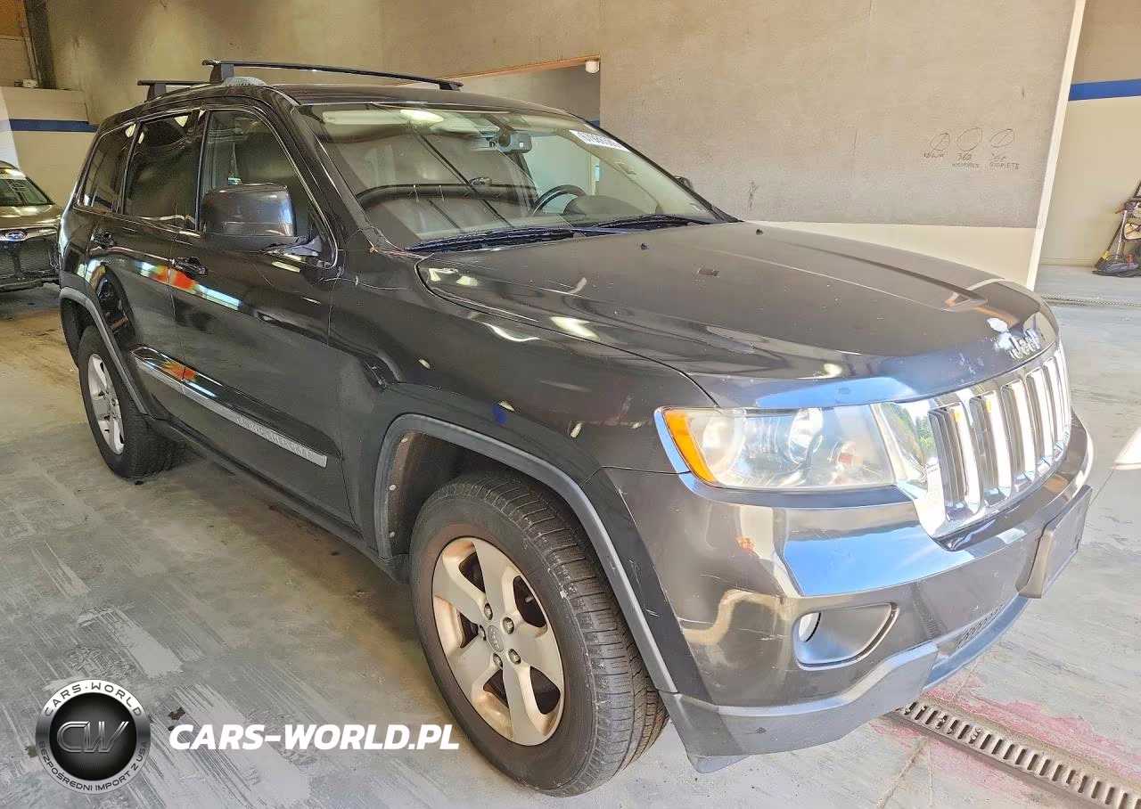 2011 Jeep Grand Cherokee Laredo VIN:1J4RR4GT9BC643138 - 4