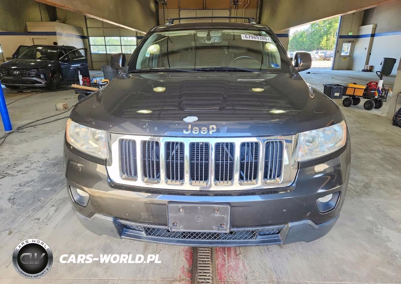2011 Jeep Grand Cherokee Laredo VIN:1J4RR4GT9BC643138 - 5