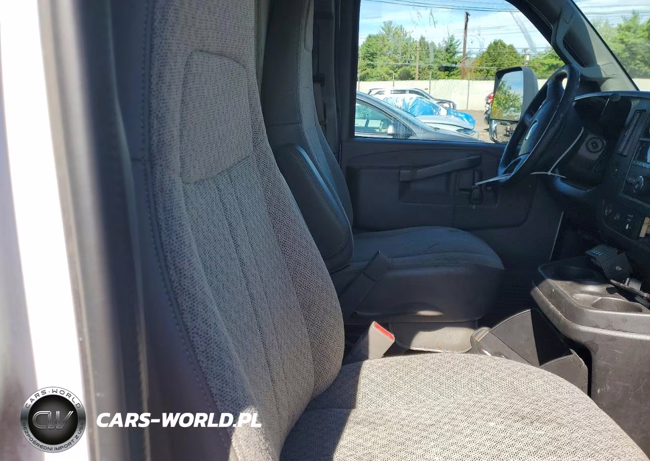 2017 Chevrolet Express G3500 VIN:1GB3GRCG0H1125466 - 11