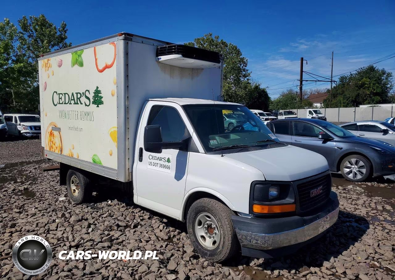 2017 Chevrolet Express G3500 VIN:1GB3GRCG0H1125466 - 4