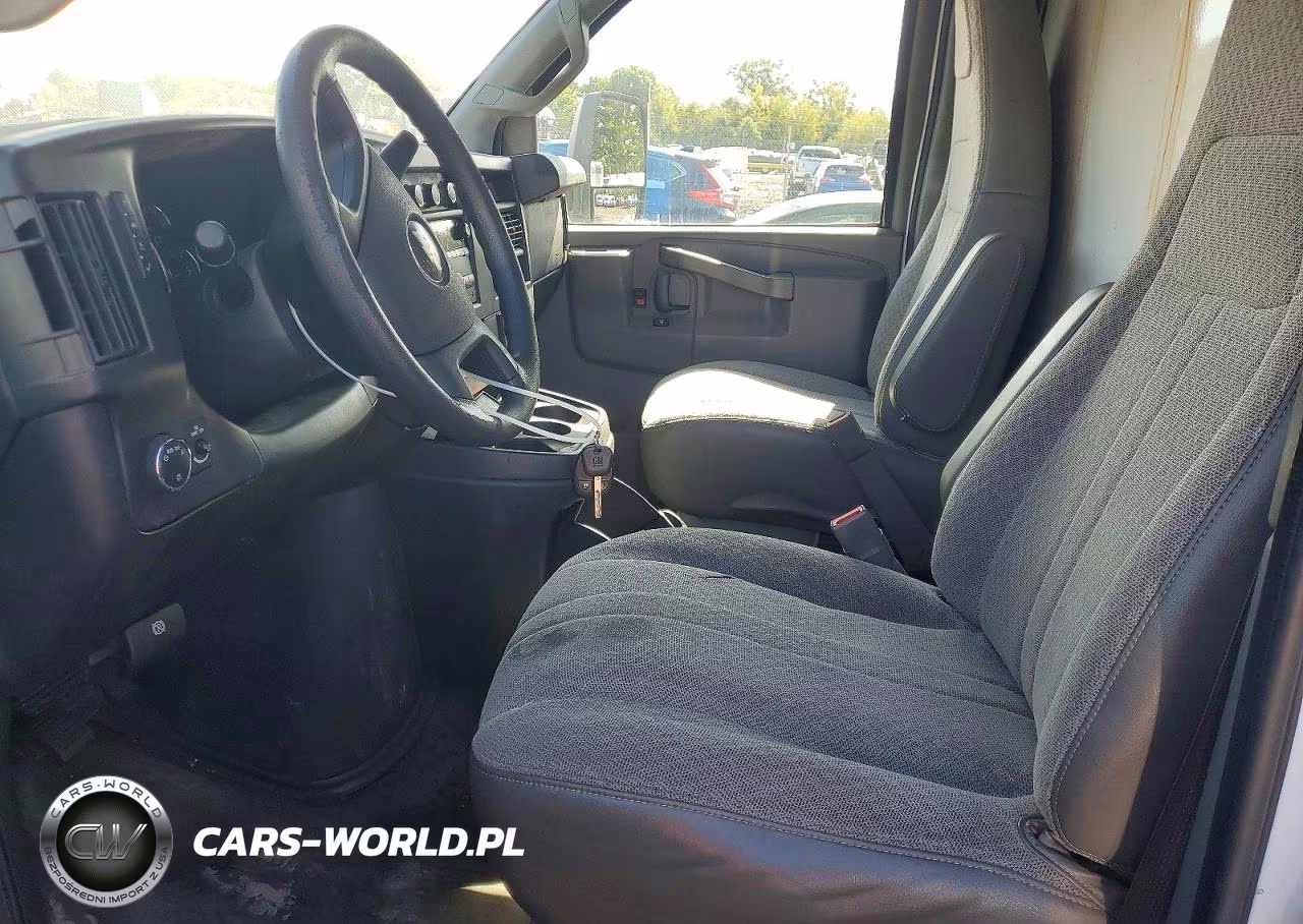 2017 Chevrolet Express G3500 VIN:1GB3GRCG0H1125466 - 7