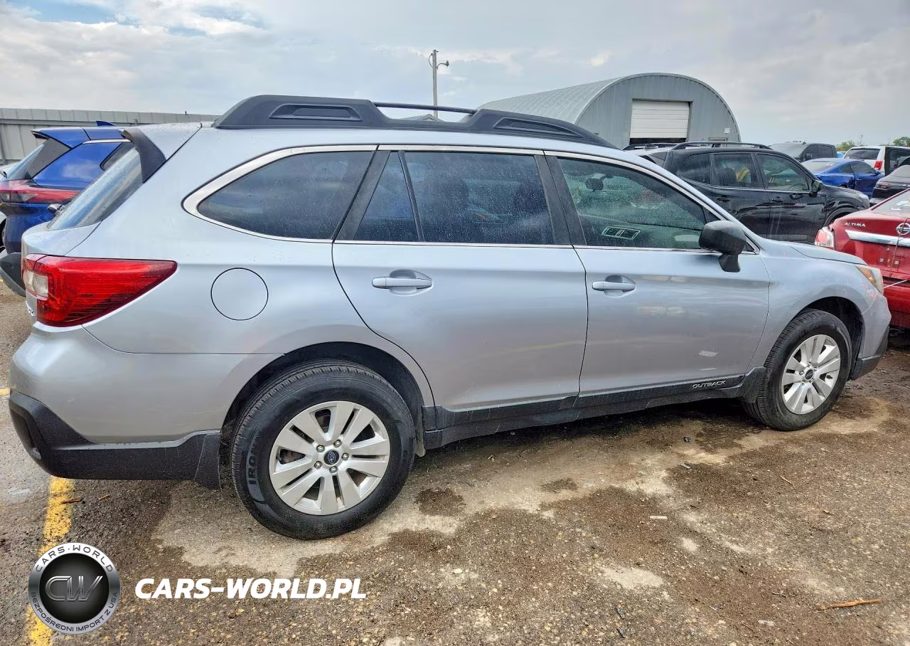 2018 Subaru Outback 2.5I VIN:4S4BSAAC2J3218633 - 3