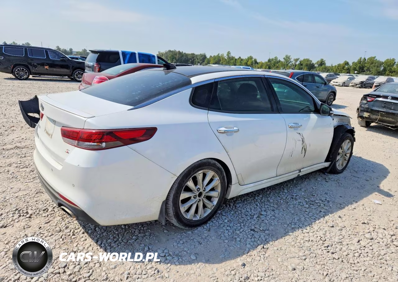 2018 Kia Optima S VIN:5XXGT4L33JG225158 - 3