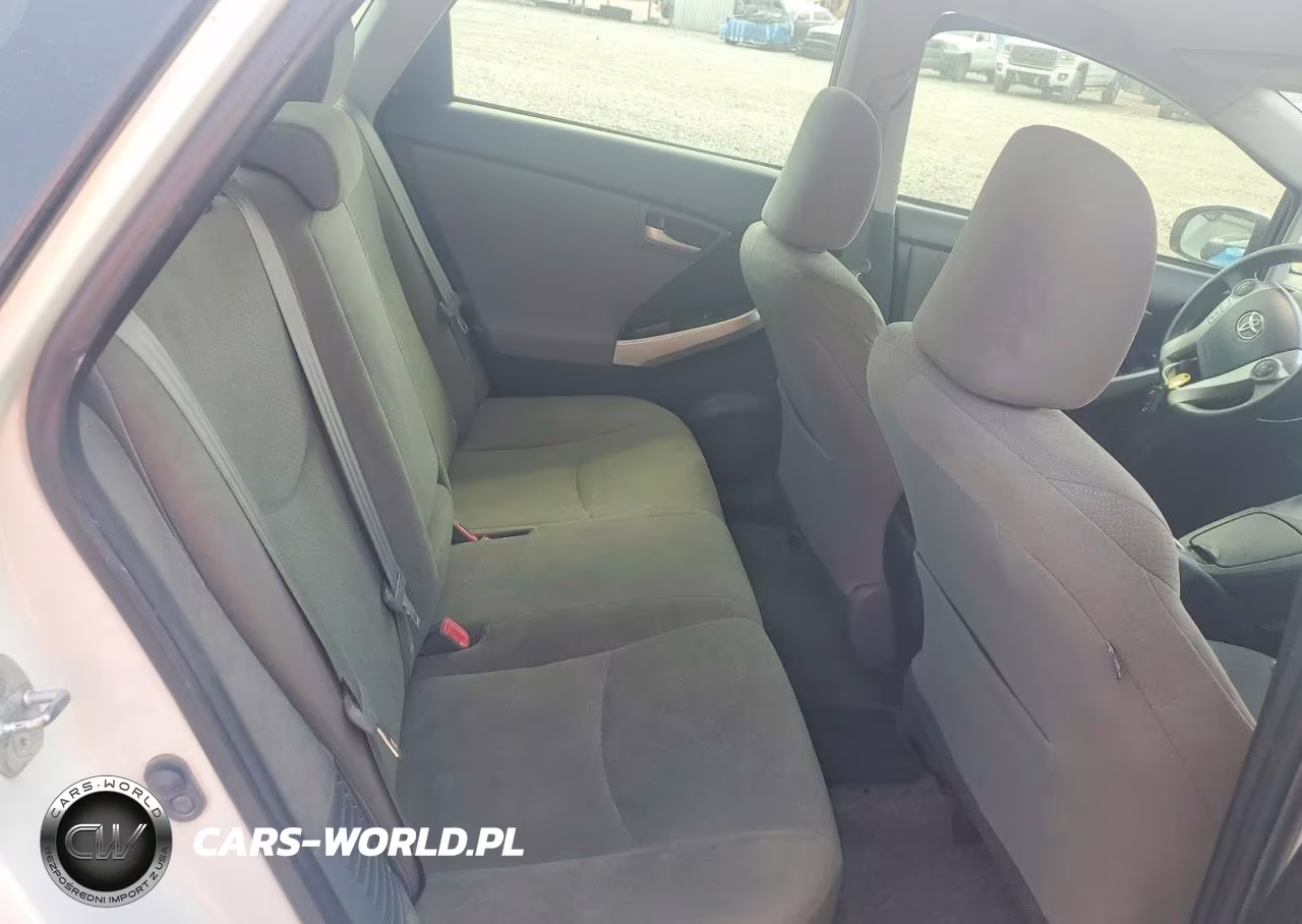 2015 Toyota Prius Two VIN:JTDKN3DU8F1988219 - 10