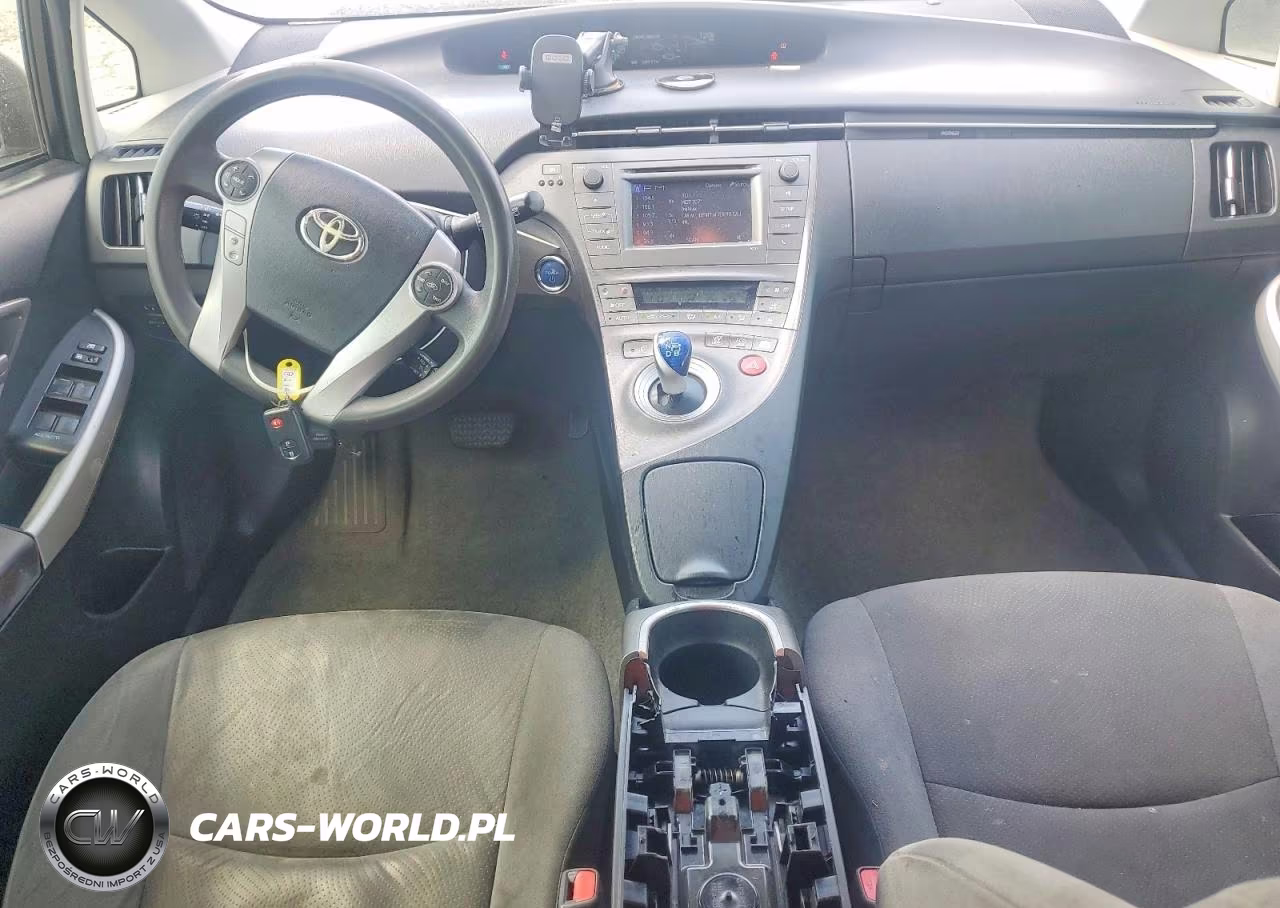 2015 Toyota Prius Two VIN:JTDKN3DU8F1988219 - 8