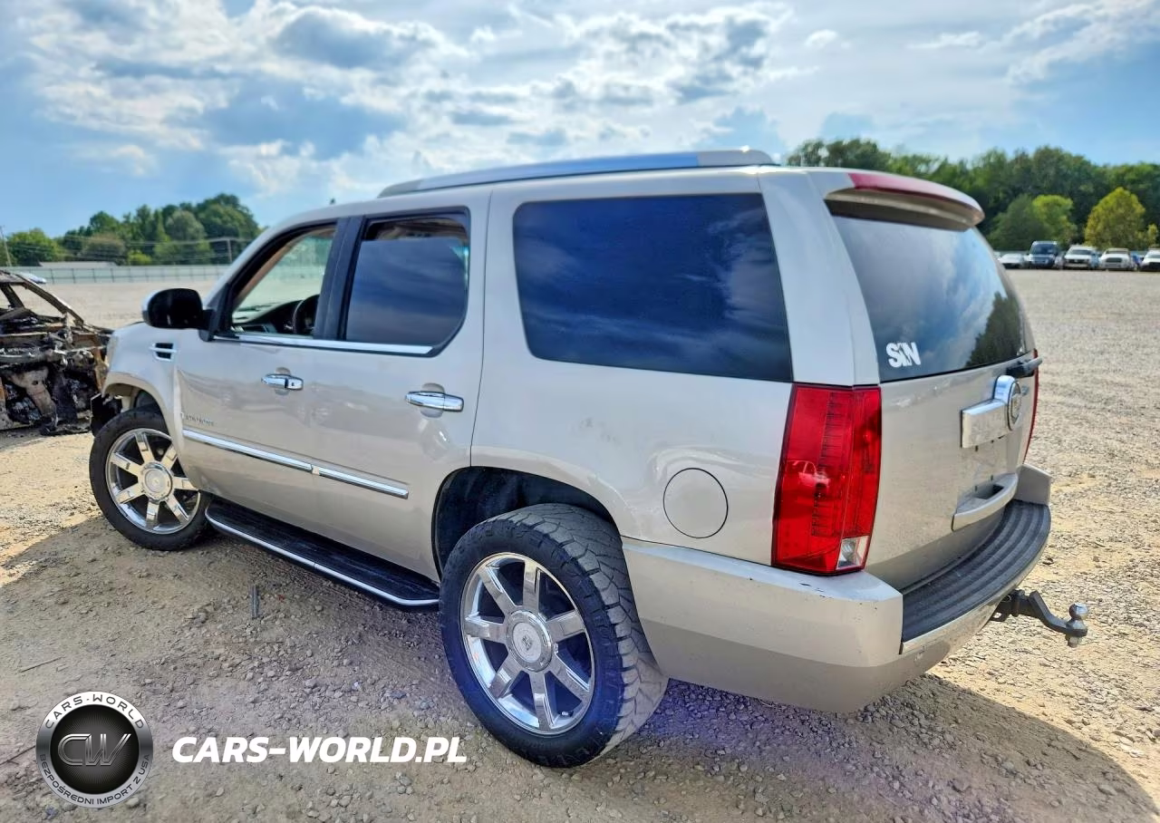 2007 Cadillac Escalade Luxury VIN:1GYEC638X7R343299 - 2