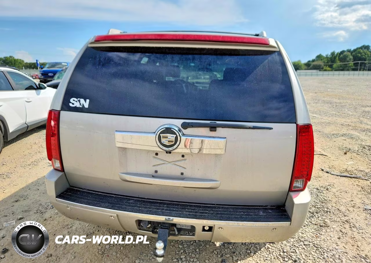 2007 Cadillac Escalade Luxury VIN:1GYEC638X7R343299 - 6