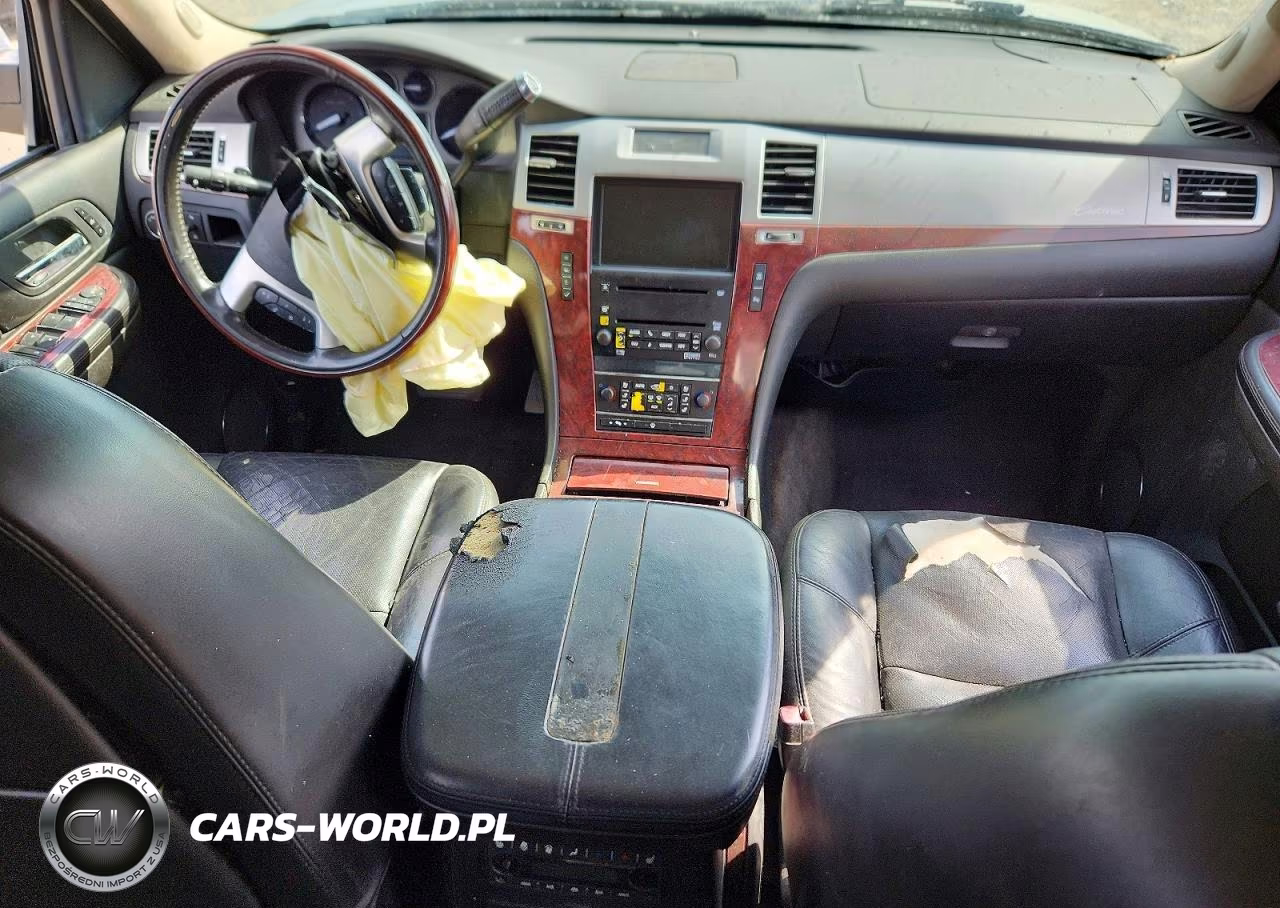 2007 Cadillac Escalade Luxury VIN:1GYEC638X7R343299 - 8