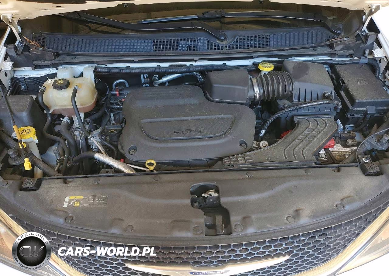 2020 Chrysler Pacifica Touring L VIN:2C4RC1BG1LR114985 - 12