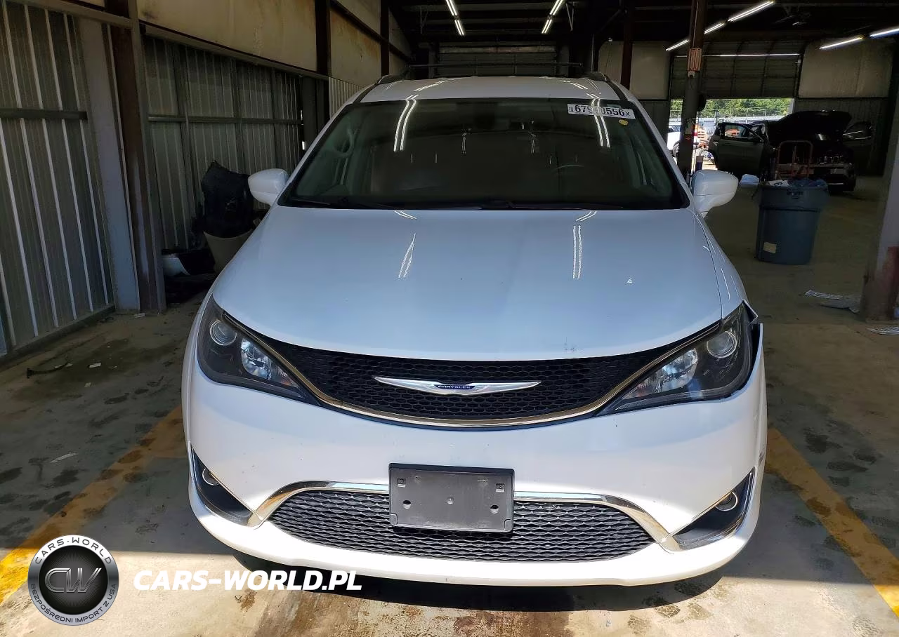 2020 Chrysler Pacifica Touring L VIN:2C4RC1BG1LR114985 - 5