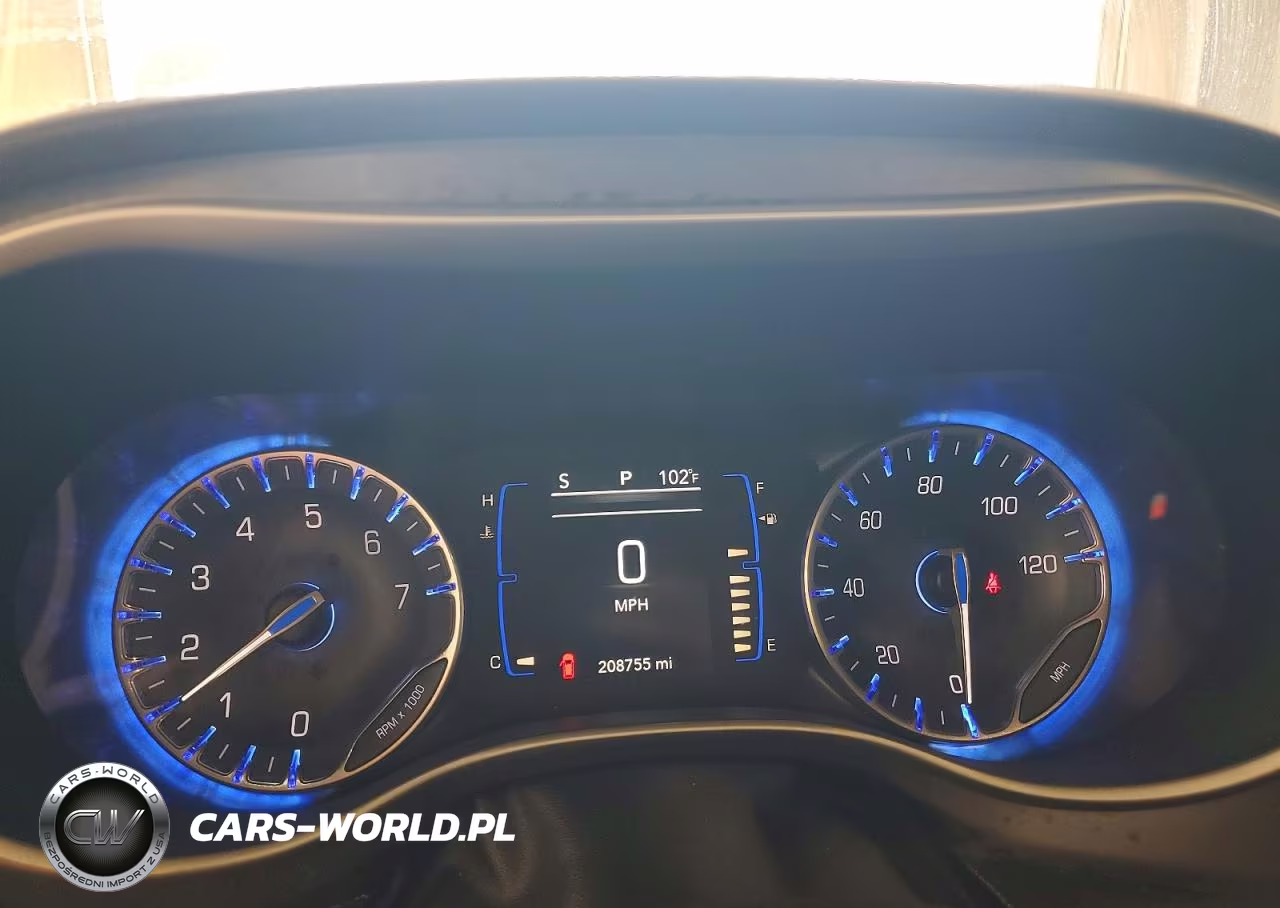 2020 Chrysler Pacifica Touring L VIN:2C4RC1BG1LR114985 - 9