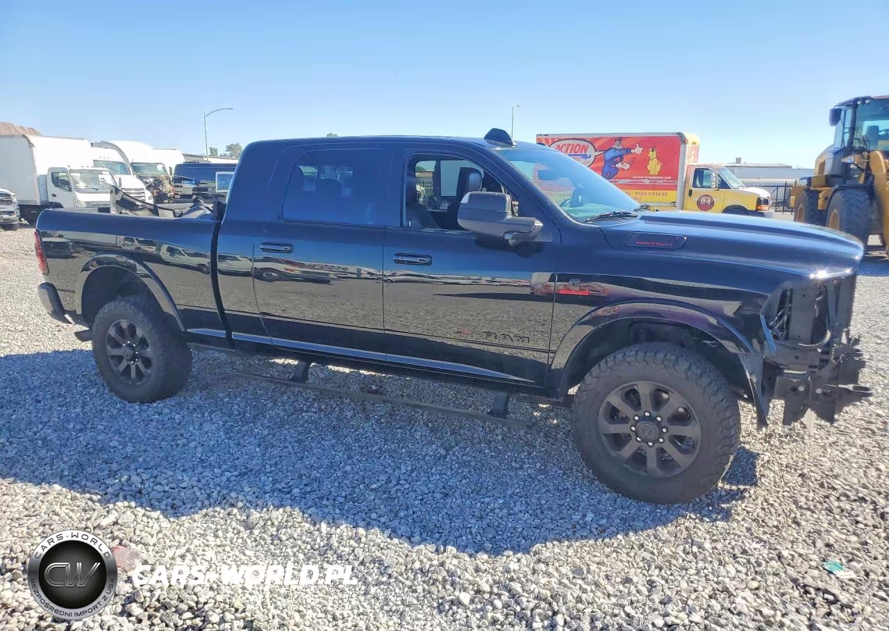 2020 Ram 2500 Laramie VIN:3C6UR5NL4LG106532 - 4