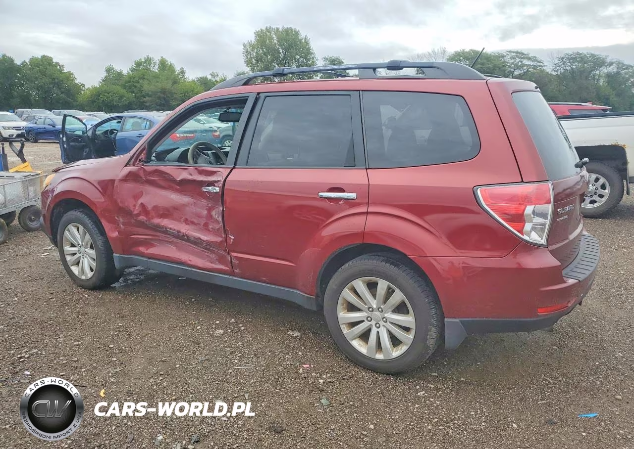 2013 Subaru Forester 2.5X Premium VIN:JF2SHADCXDH424113 - 2
