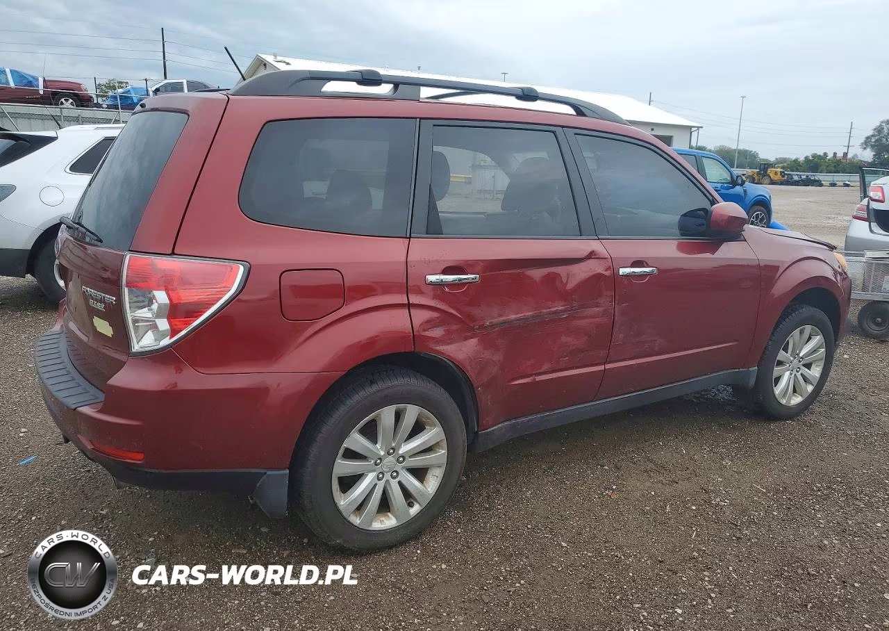 2013 Subaru Forester 2.5X Premium VIN:JF2SHADCXDH424113 - 3
