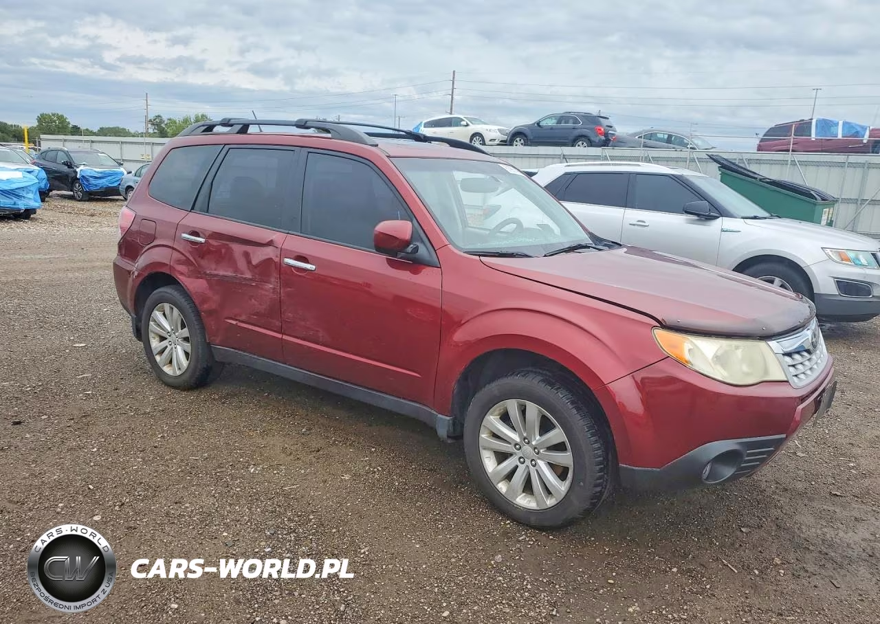 2013 Subaru Forester 2.5X Premium VIN:JF2SHADCXDH424113 - 4