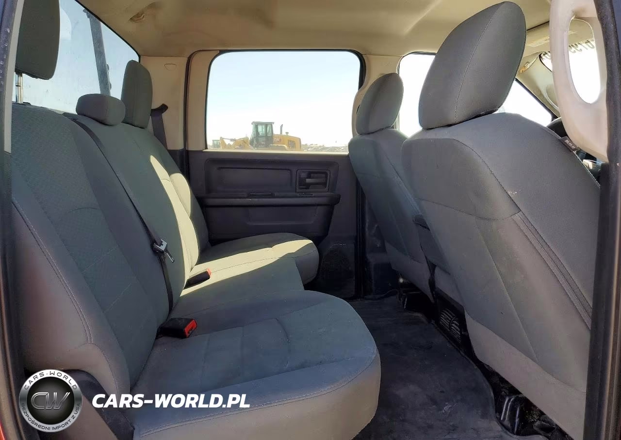 2018 Ram 2500 St VIN:3C6UR5HJ7JG145218 - 10