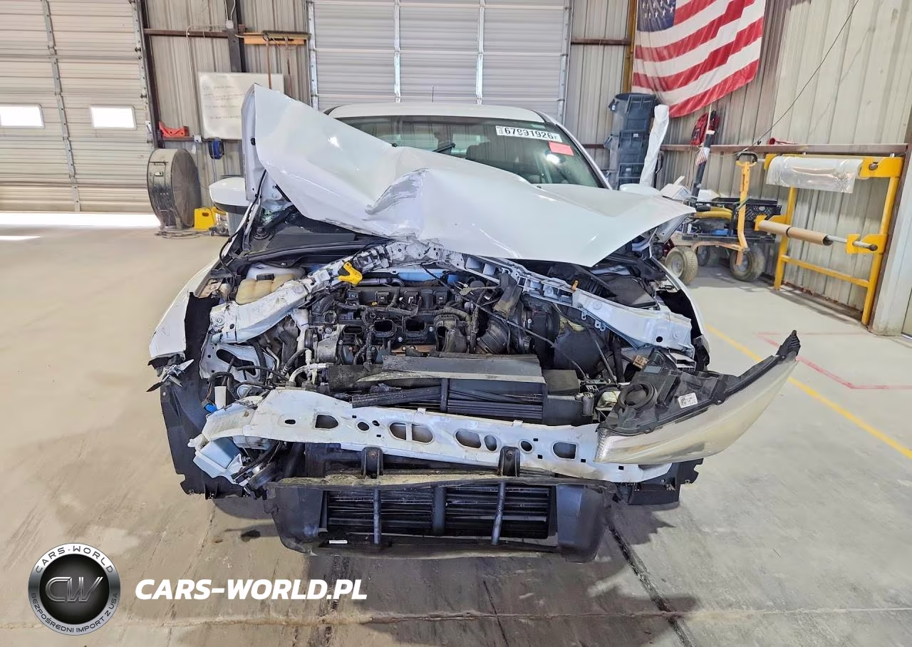 2018 Ford Focus Se VIN:1FADP3K25JL231947 - 5