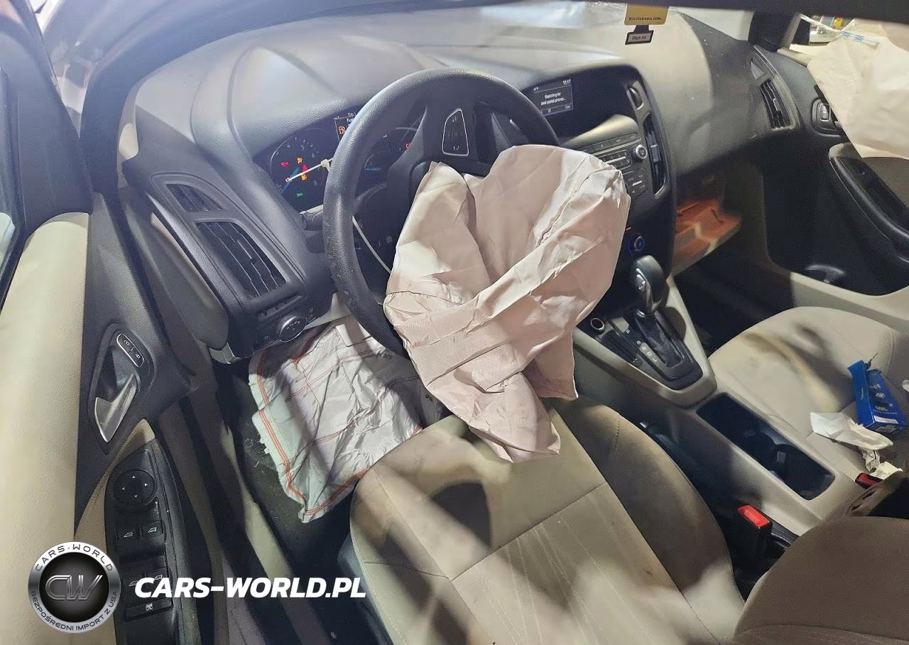 2018 Ford Focus Se VIN:1FADP3K25JL231947 - 8