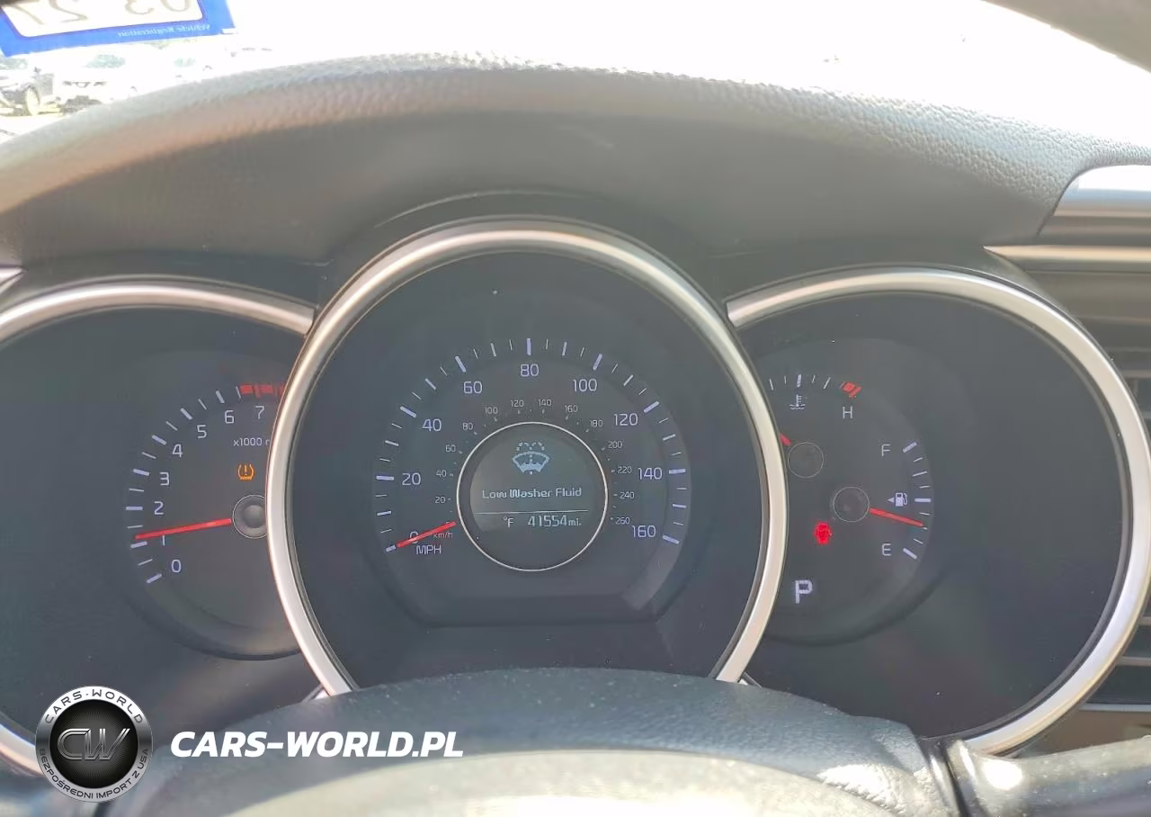 2015 Kia Optima Lx VIN:5XXGM4A70FG396413 - 9