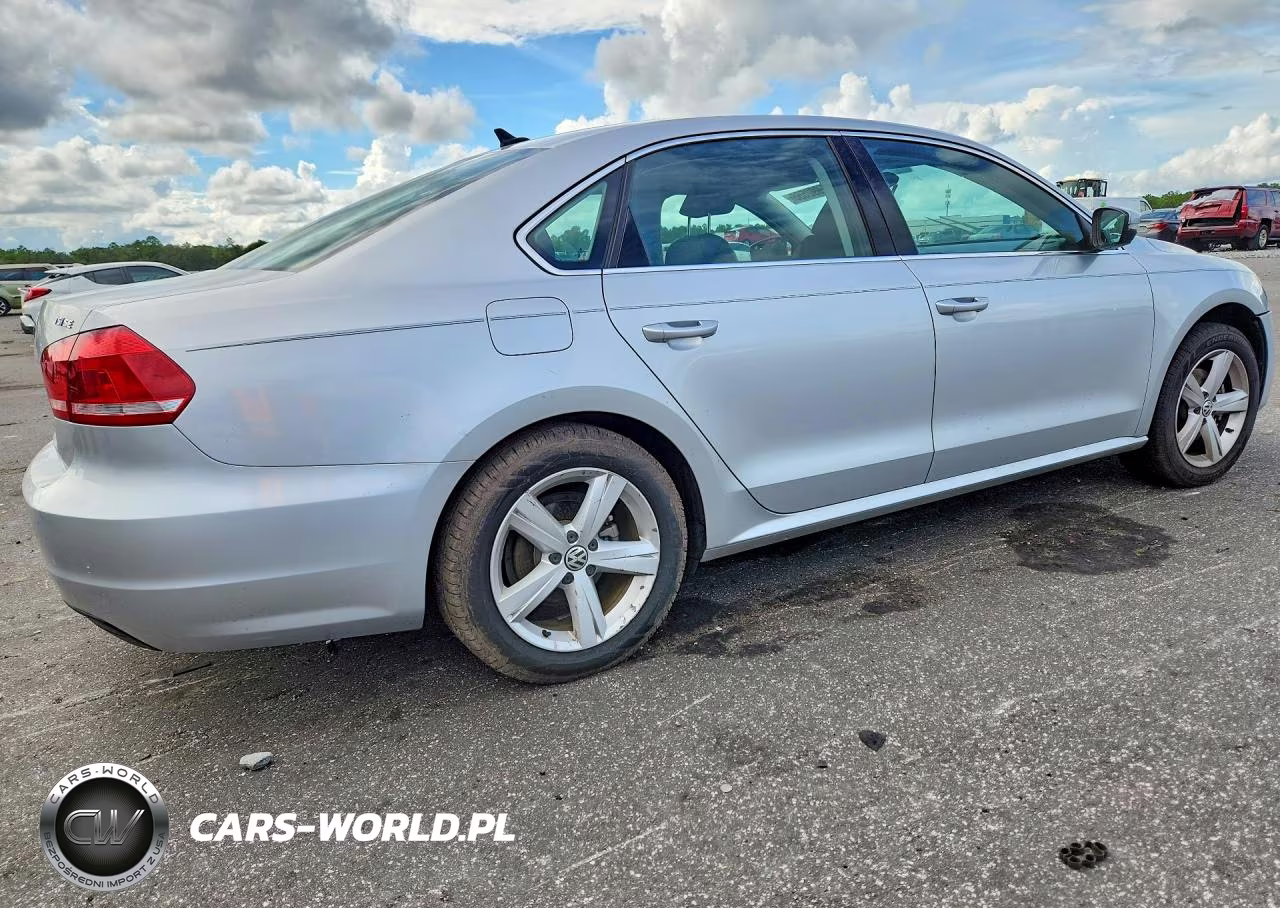 2014 Volkswagen Passat Se VIN:1VWBS7A3XEC114207 - 3