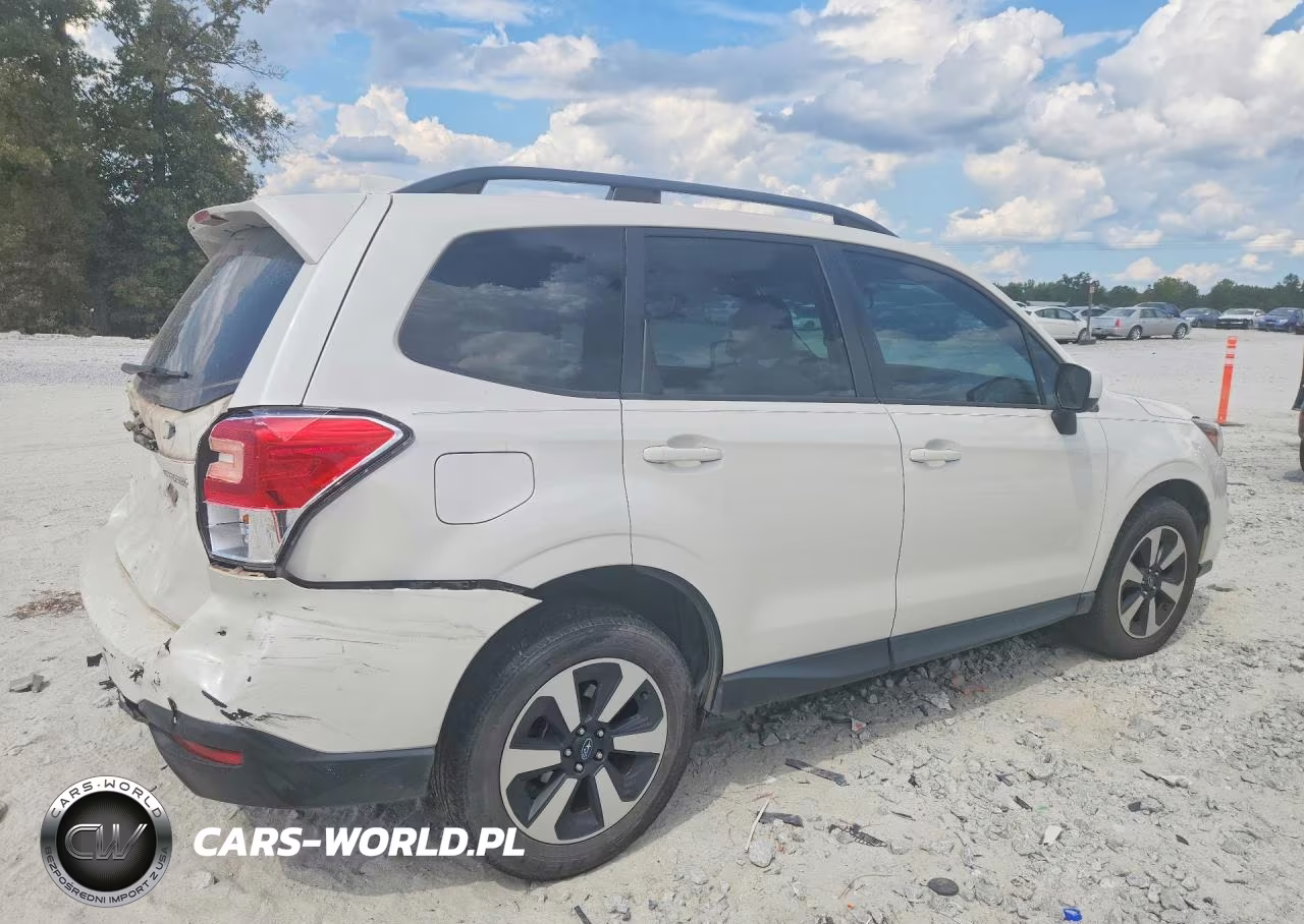 2018 Subaru Forester 2.5I Premium VIN:JF2SJAEC6JH525597 - 3