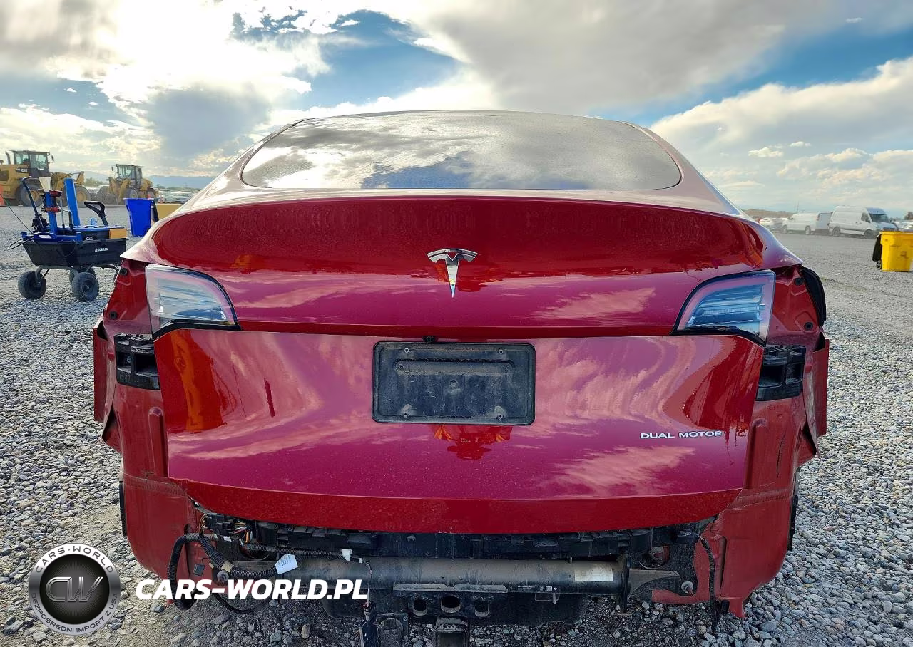 2023 Tesla Model Y VIN:7SAYGDEE0PA023364 - 6