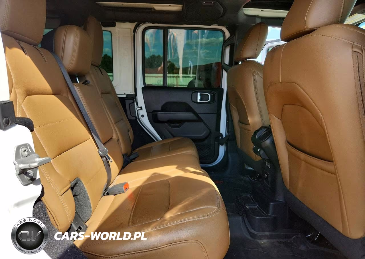 2020 Jeep Wrangler Unlimited Sahara VIN:1C4HJXEG1LW340211 - 11