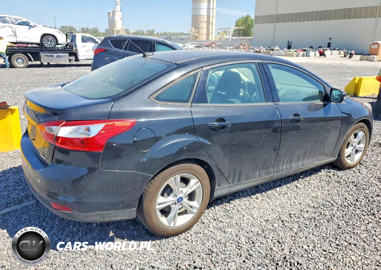2014 Ford Focus Se VIN:1FADP3F23EL130793 - 3