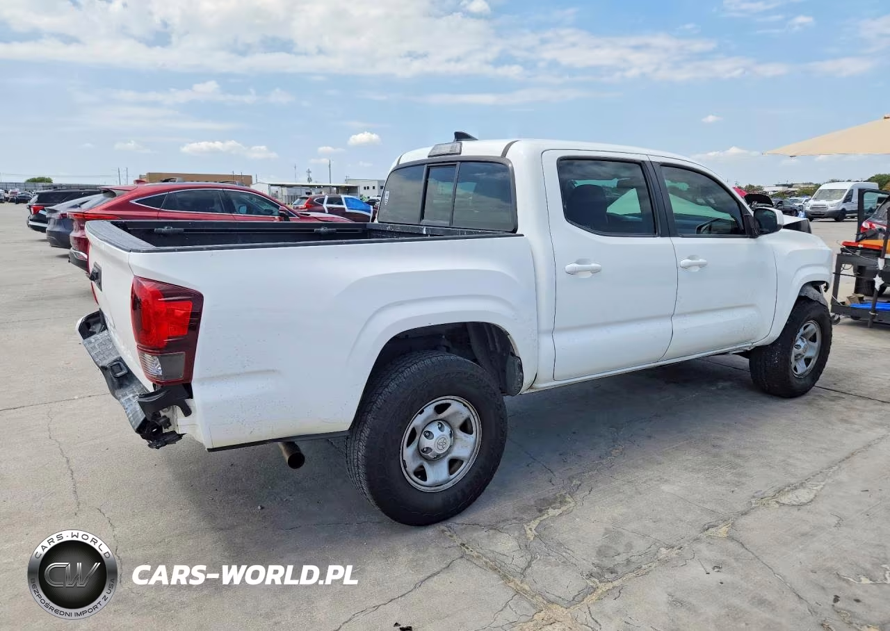 2018 Toyota Tacoma Sr VIN:5TFAX5GN0JX113101 - 3