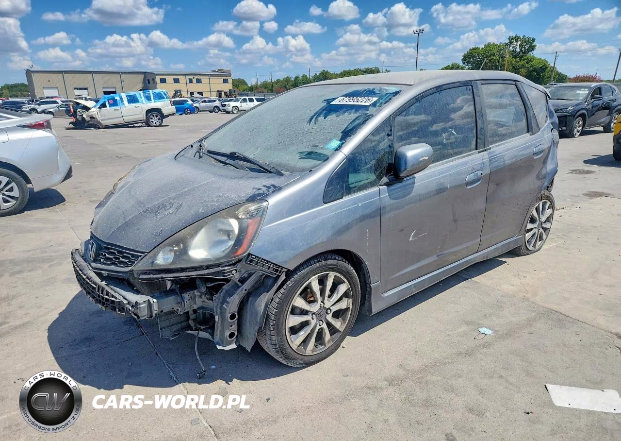 2013 Honda Fit Sport VIN:JHMGE8H64DC059711 - 1