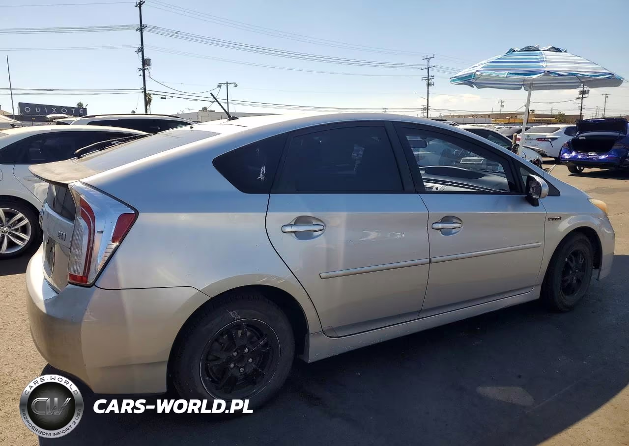 2013 Toyota Prius Two VIN:JTDKN3DU3D5628507 - 3