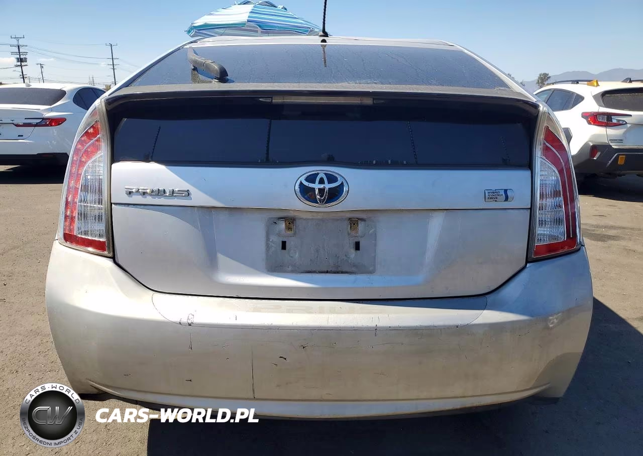 2013 Toyota Prius Two VIN:JTDKN3DU3D5628507 - 6